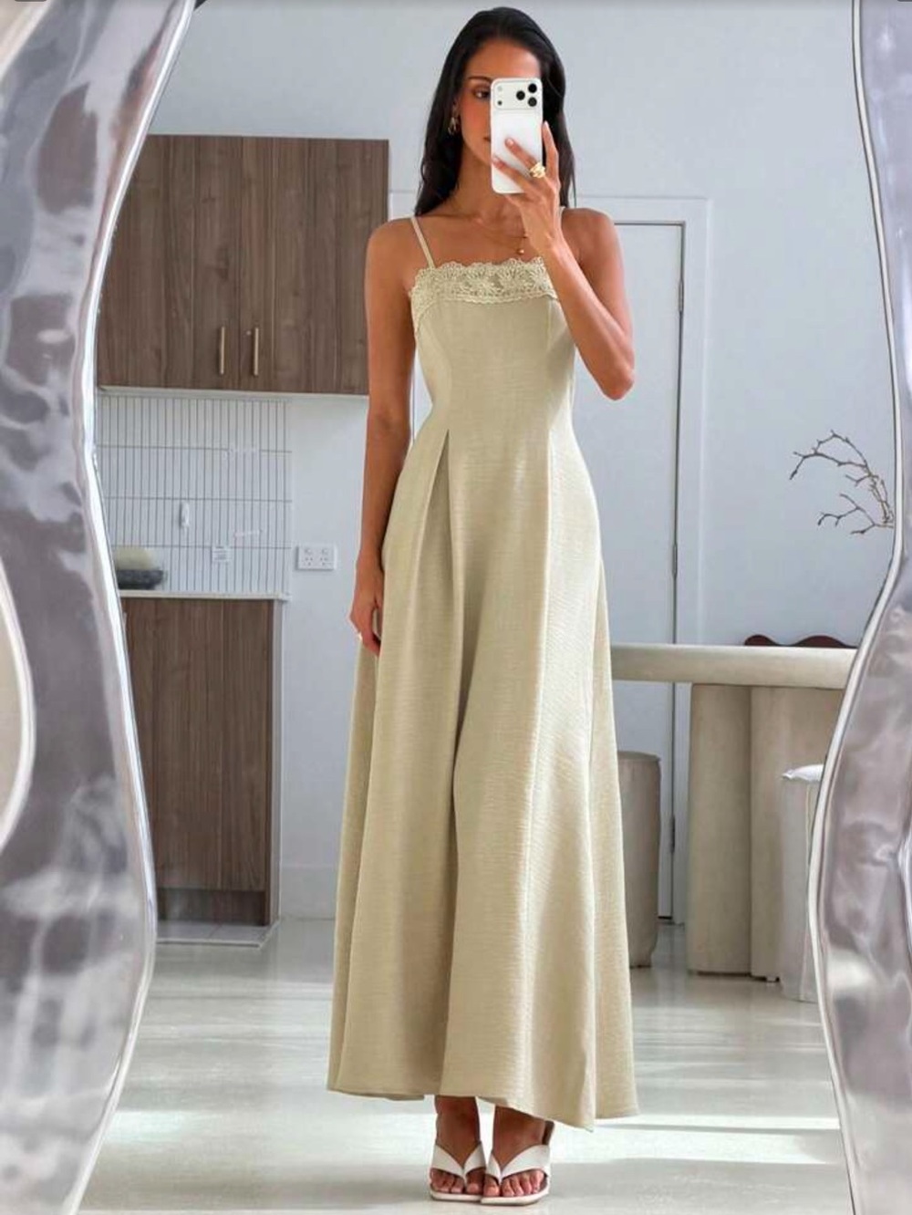 Spaghetti-Strap Cream Maxi Dress with Lace Trim - Picture 4 of 7